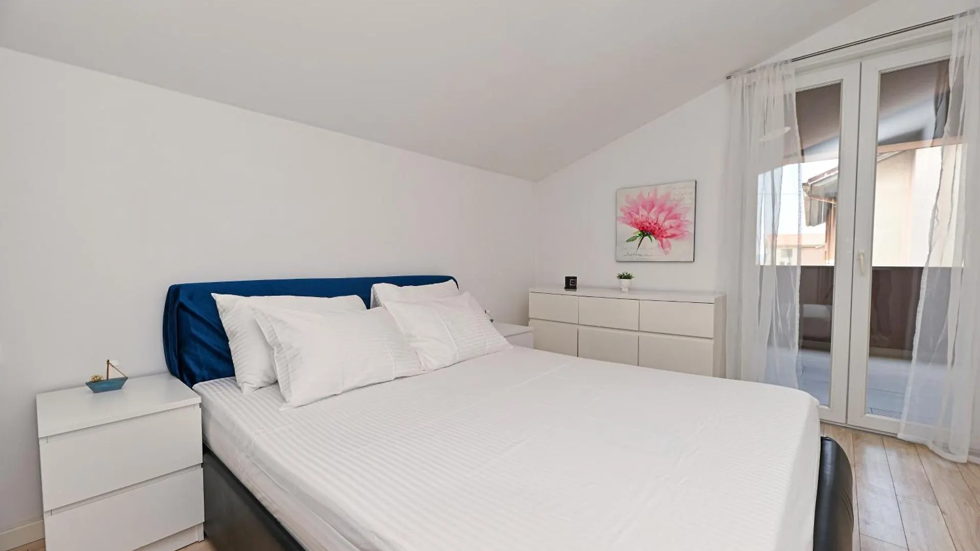 New 1St Floor Apartment In 자다르