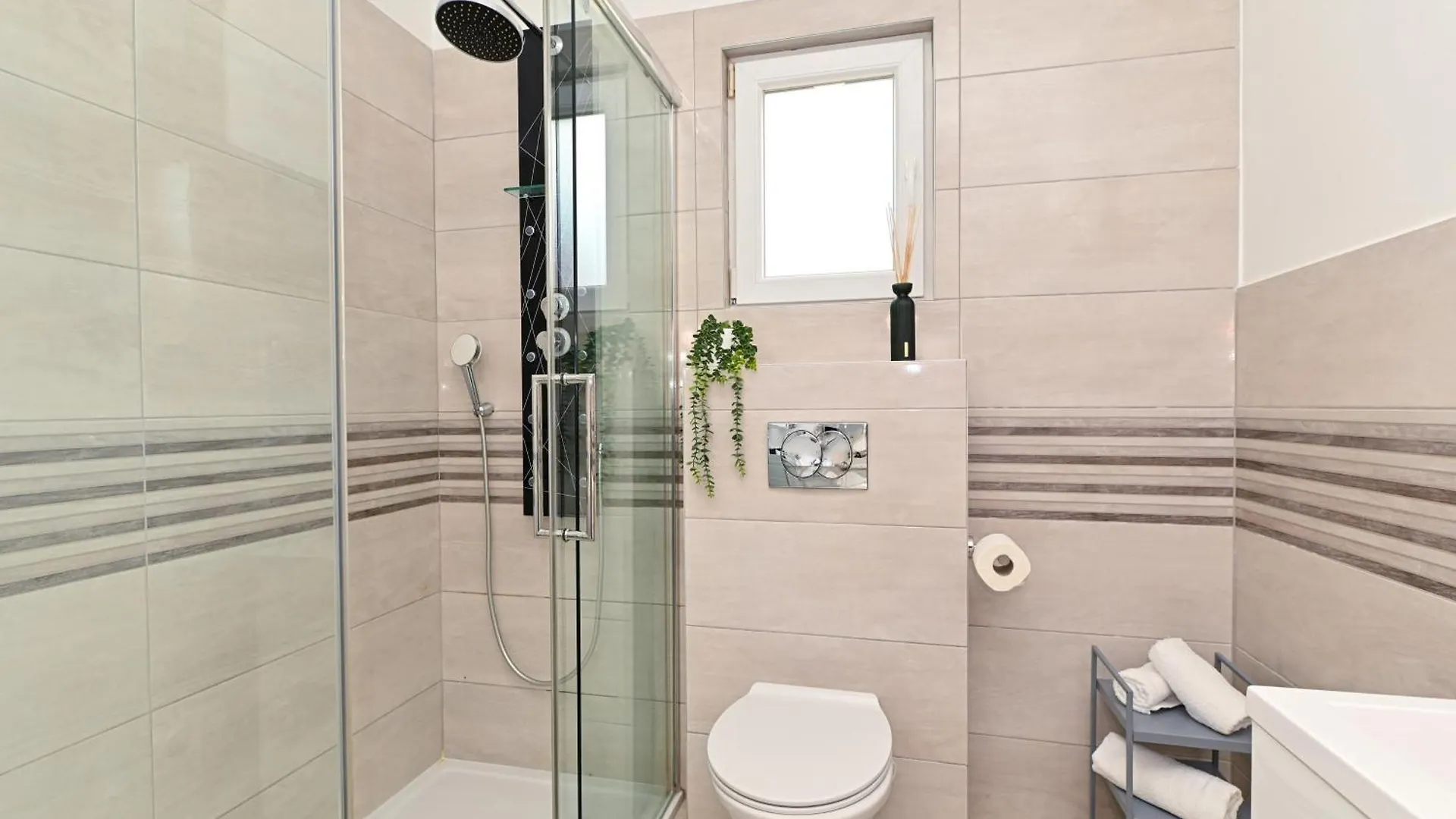 New 1St Floor Apartment In 자다르 크로아티아